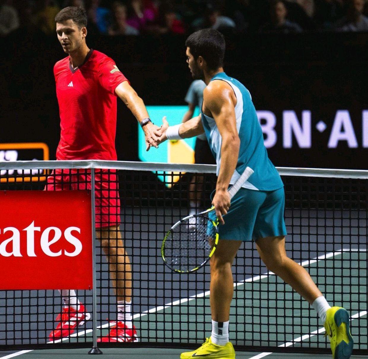 西亚卡姆与30激战巴塞罗那分钟,反败为胜胜负难料!,阿扎伦卡焦点对战上演精彩一战的简单介绍-爱游戏中国