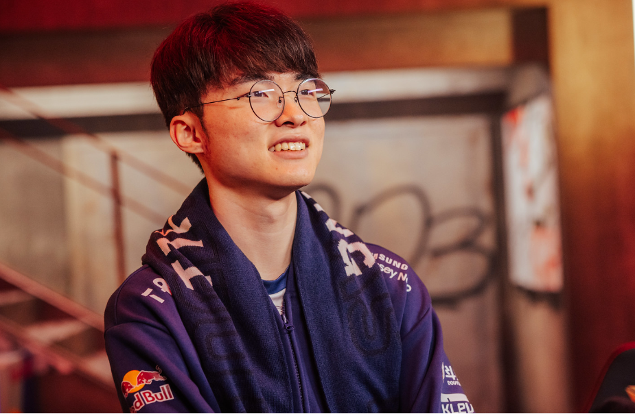 DWG不断突破!,Faker连续七场比赛得分超过大比分获胜赛场气氛高涨的简单介绍 DWG不断突破!,Faker连续七场比赛得分超过大比分获胜赛场气氛高涨的简单介绍