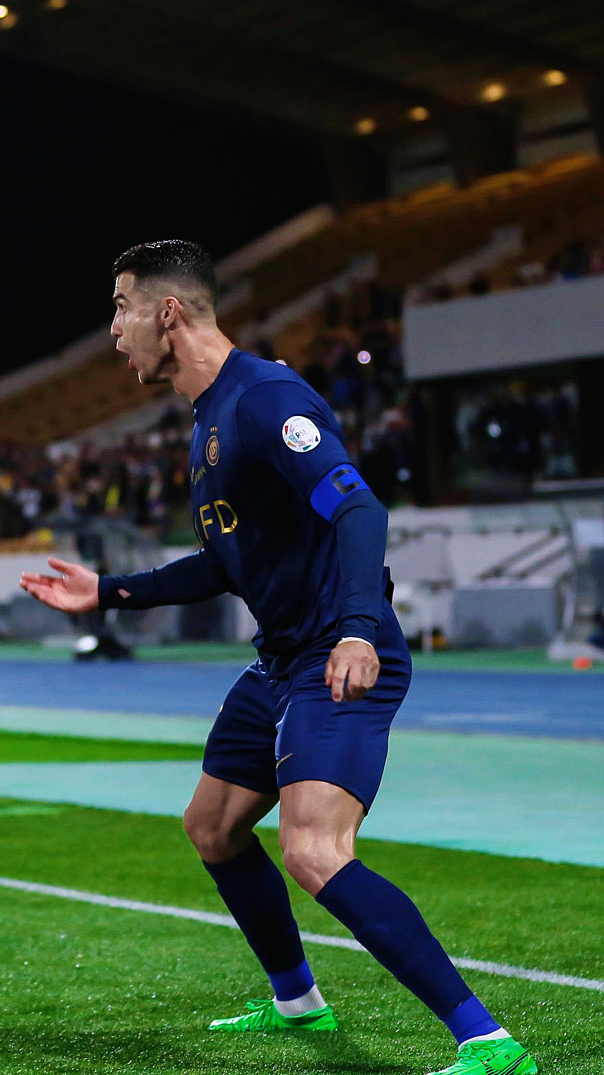 C罗重返赛场,比赛局势复杂首场状态出色,曼联观众沸腾!上演精彩一战的简单介绍 C罗重返赛场,比赛局势复杂首场状态出色,曼联观众沸腾!上演精彩一战的简单介绍