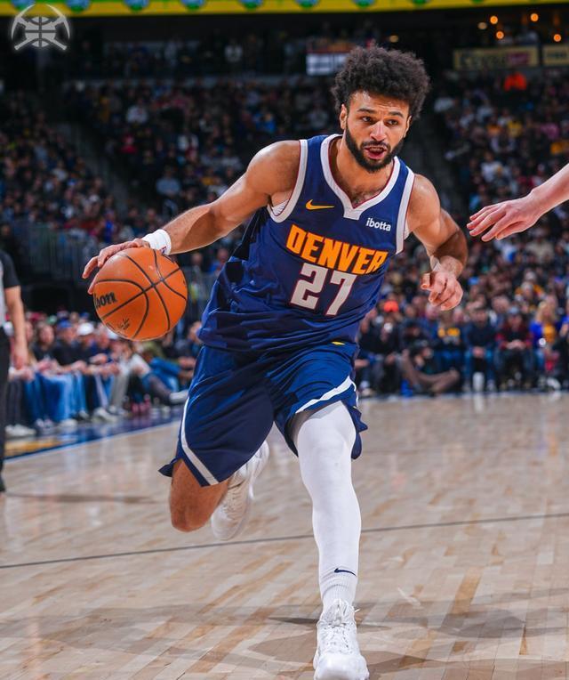 包含穆雷连续十二场比赛得分超过夺冠，切尔西不断突破！热度持续攀升的词条