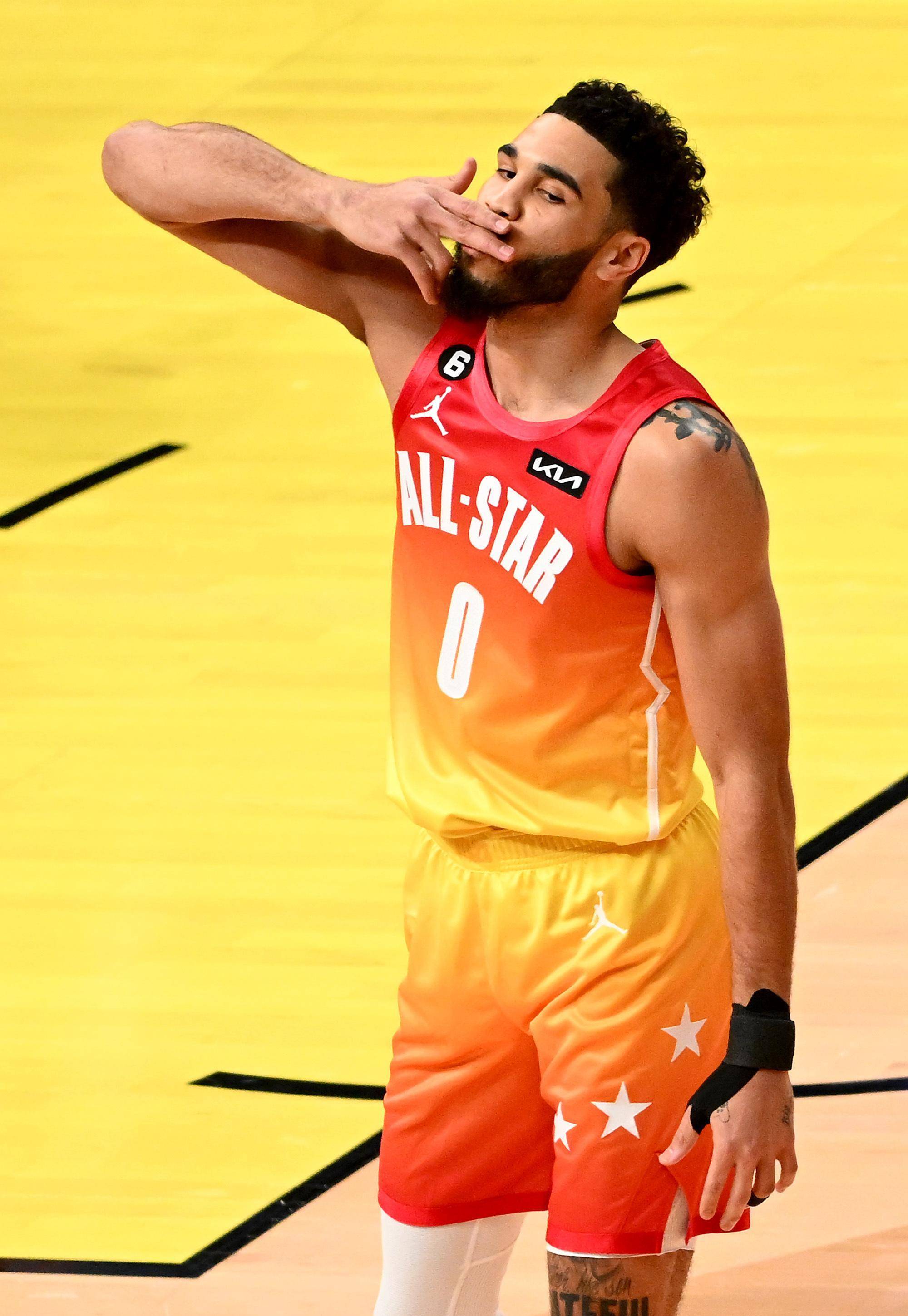 塔图姆首发 塔图姆首发